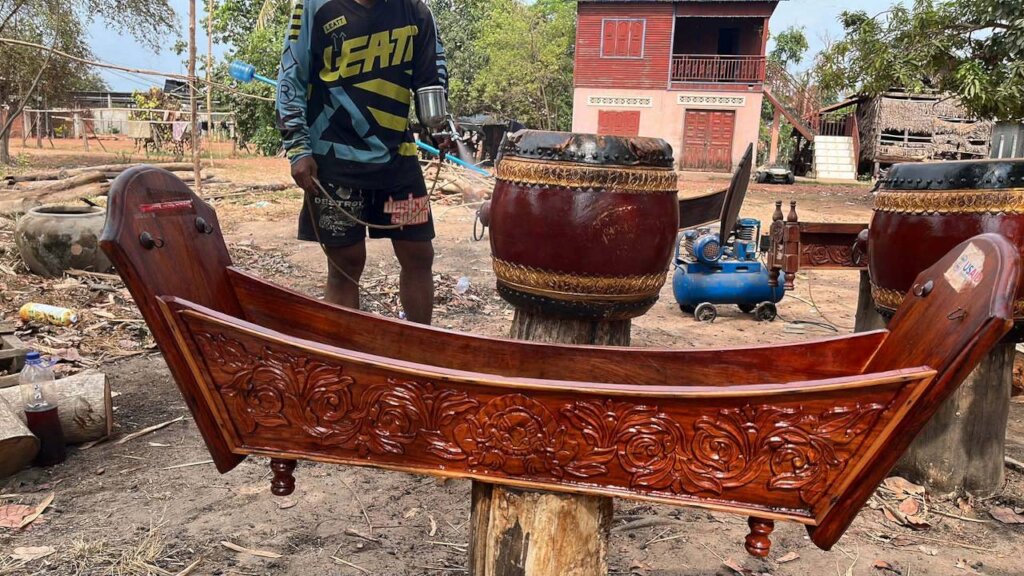 One of the Khmer Music that Koy play