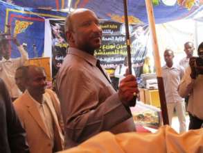 The Wali, North Darfur, congratulates new midwives