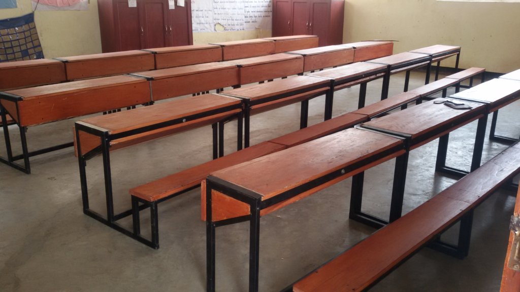 Support desks to 1200 preprimary kids in Arusha.