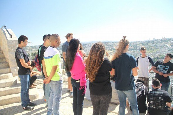 Breaking Down Borders: Youth Self Discovery