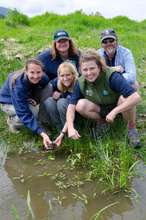 Oregon Zoo keepers return a turtle to the wild