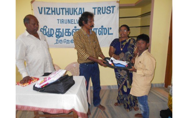 Help-To-Provide-Uniform-for-200-poor-Slum-Students