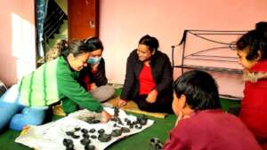 Learning clay therapy by staffs
