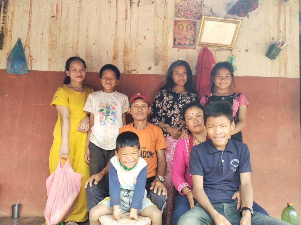 Reintegrate 30 children into families in Nepal