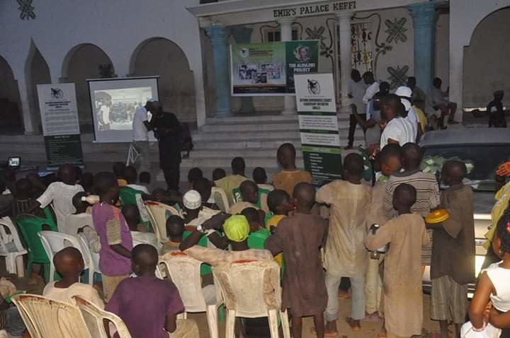 Cloth 500 Poor Almajiri Children in Keffi