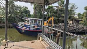 Transporting clay and slit to nearby dykes