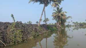 Strengthening river dyke