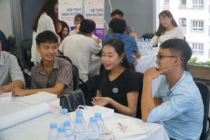Students are discussing about the training program