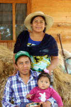 Alfredo with his daughter and wife