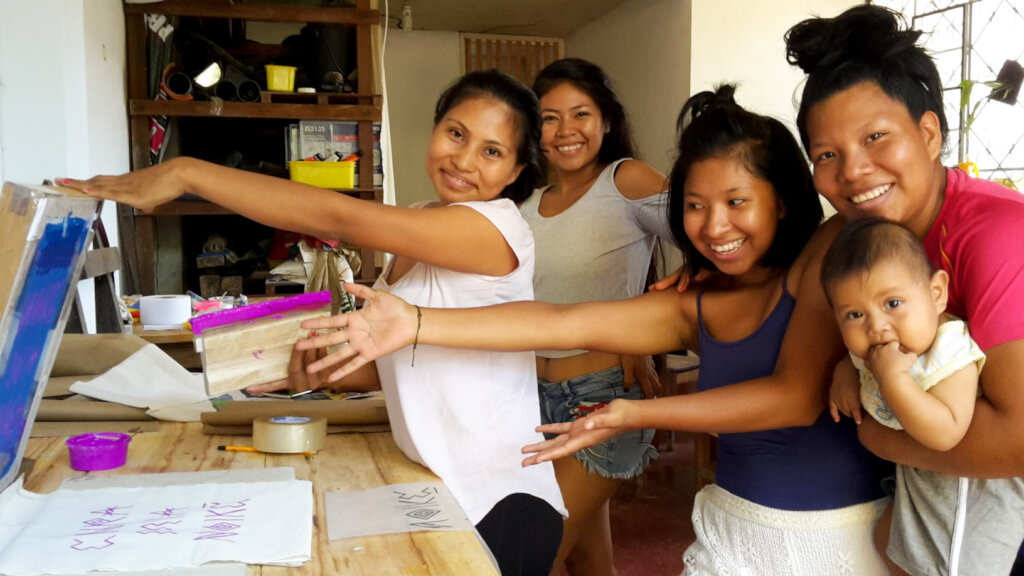 Empower Shipibo women through creative economy