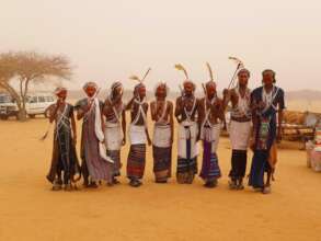 The main ethnic group in Tillia are Peulh-Wodaabe.