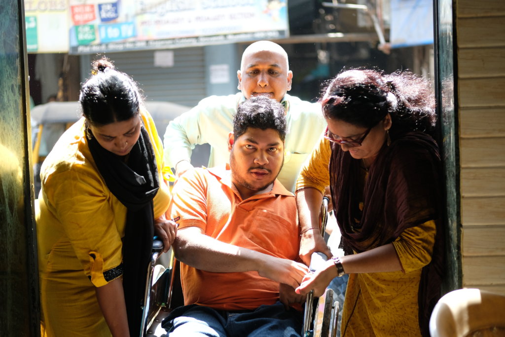 Aid People with Disabilities in Mumbai
