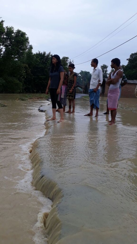 Help flood hit poor Indian villagers & children