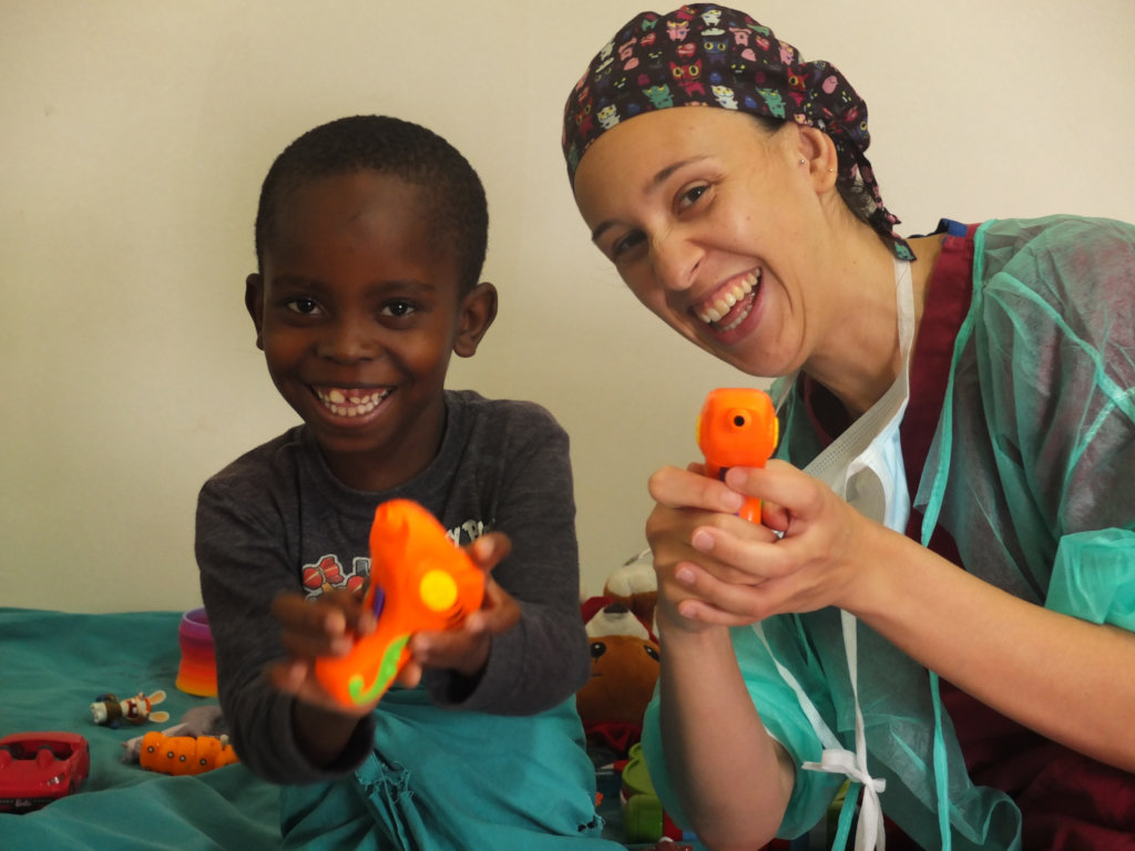 Medical care for 400 children in Equatorial Guinea