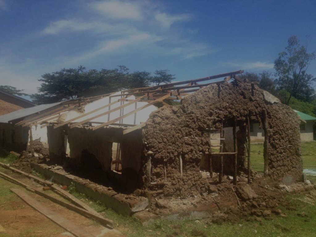 Help Build 8 Classrooms Destroyed By Flood Waters.