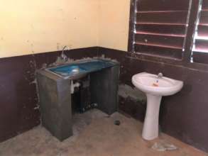Installed Sinks in the Future Laboratory Room