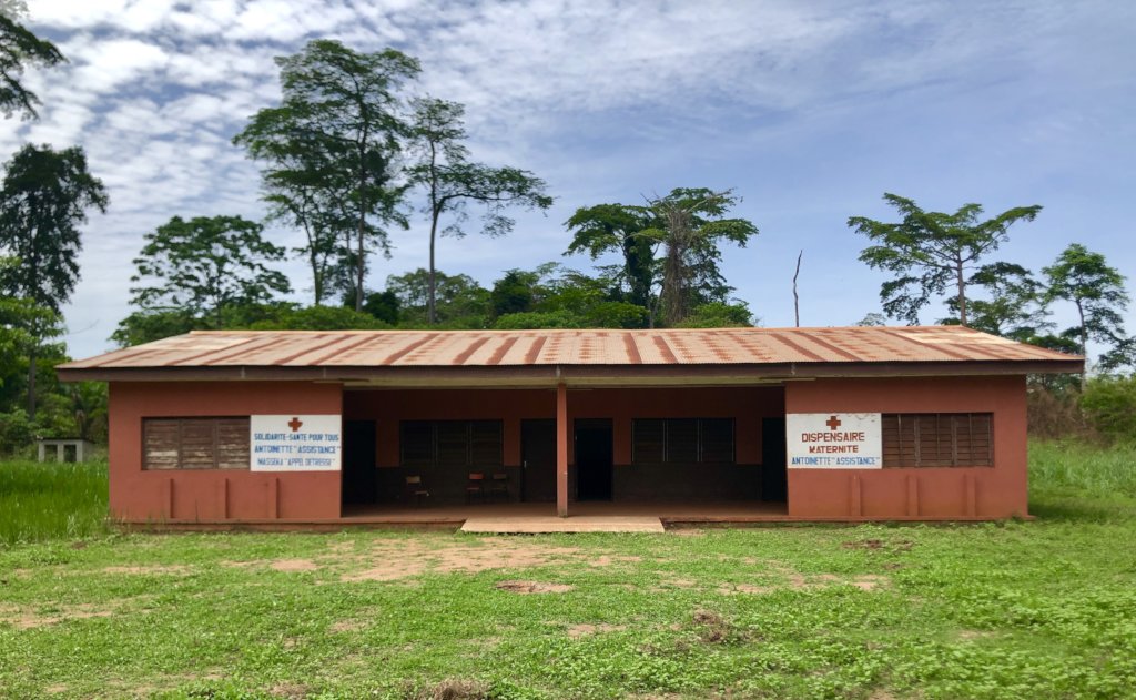 Bring water to health clinic, 500 villagers in CAR