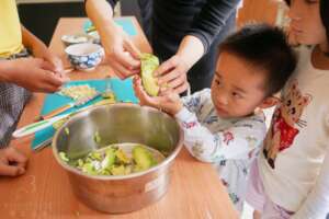 Making guacamole for burritos