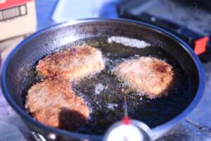 Using plant-based omnipork to make pork cutlets