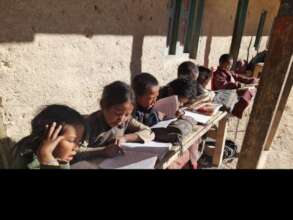 Winter school Nyisal - lessons while sun shines