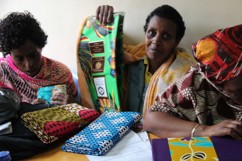 Selling African cloth 'vitenge'