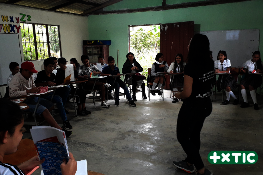 Bring digital technology to 550 Colombian Farmers