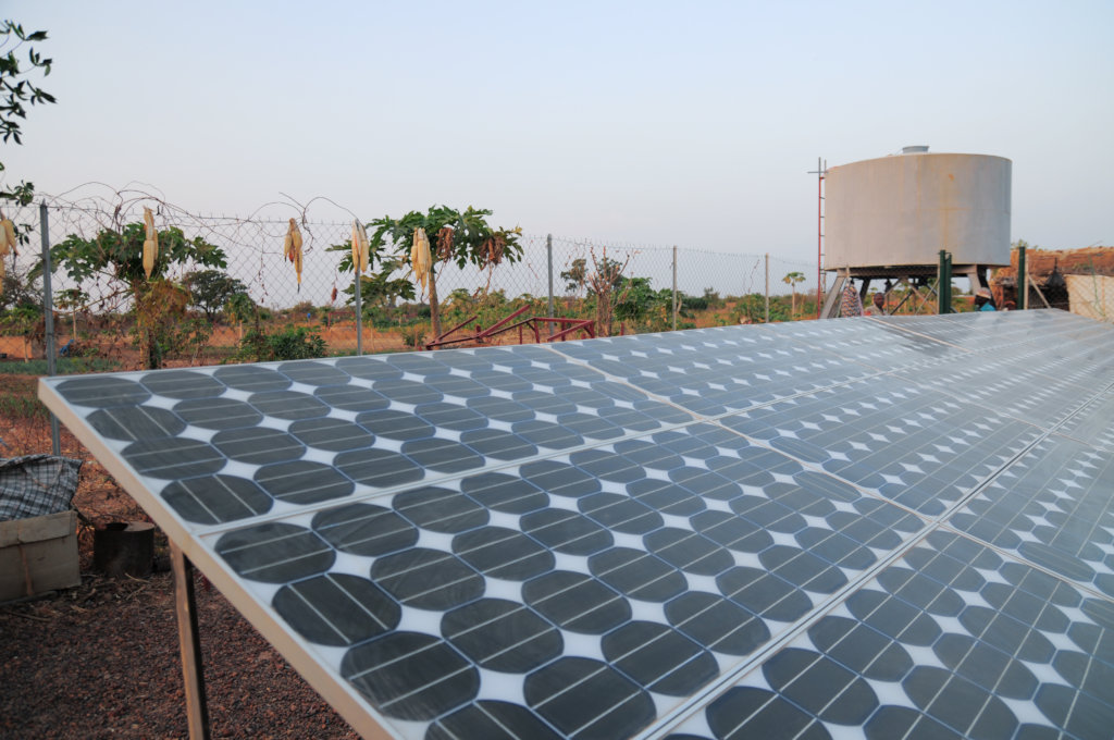 Solar-Powered Well for a Health Clinic in Niger