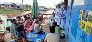 Drs. Sopheak and Phirom provide health education.