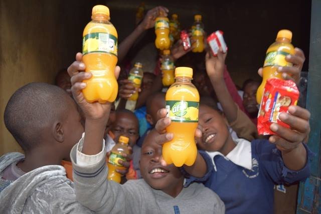Sponsor 100 children in Kayole Slum in Nairobi