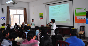 GECKO Volunteers Present on Environmental Footprint
