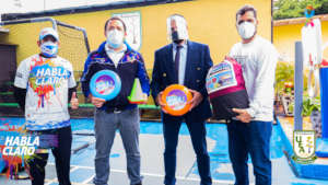 Donation to the "El Araguaney". school