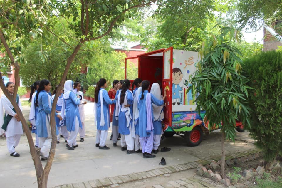 Rickshaw Mobile Library to visit 6000 children