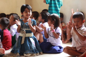 Everyone so happy - Clapping and Singing!