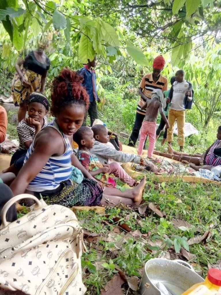 Clothing 1000 internally displaced in Cameroon