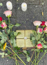 A commemorative Stolpersteine.