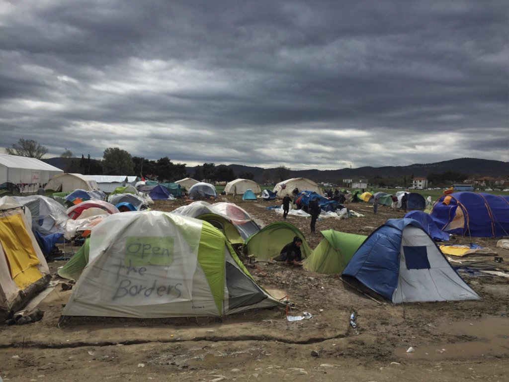 Get a mobile library to refugee camps in Greece