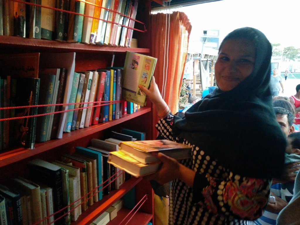 Get a mobile library to refugee camps in Greece