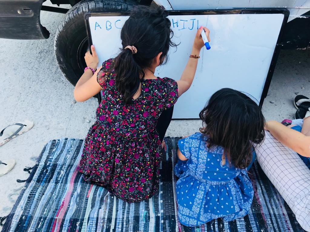 Get a mobile library to refugee camps in Greece