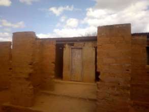 Existing girls' toilet and washroom