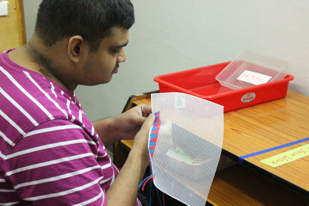 Help 200 autistics to perform their occupation