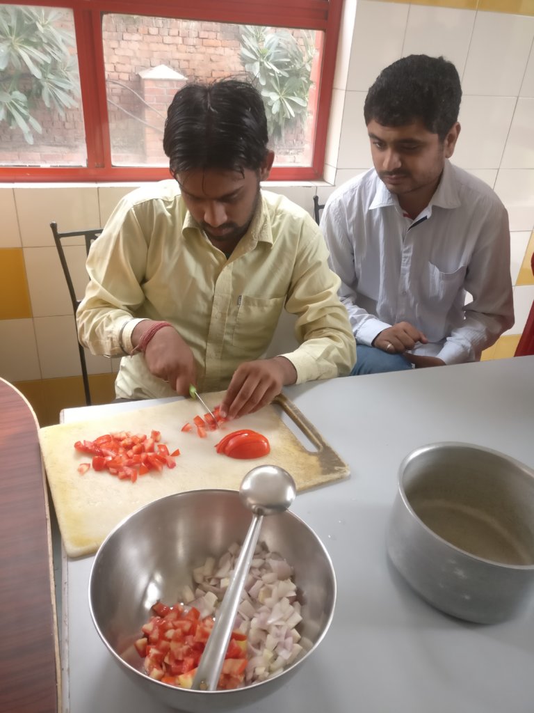 Help 200 autistics to perform their occupation