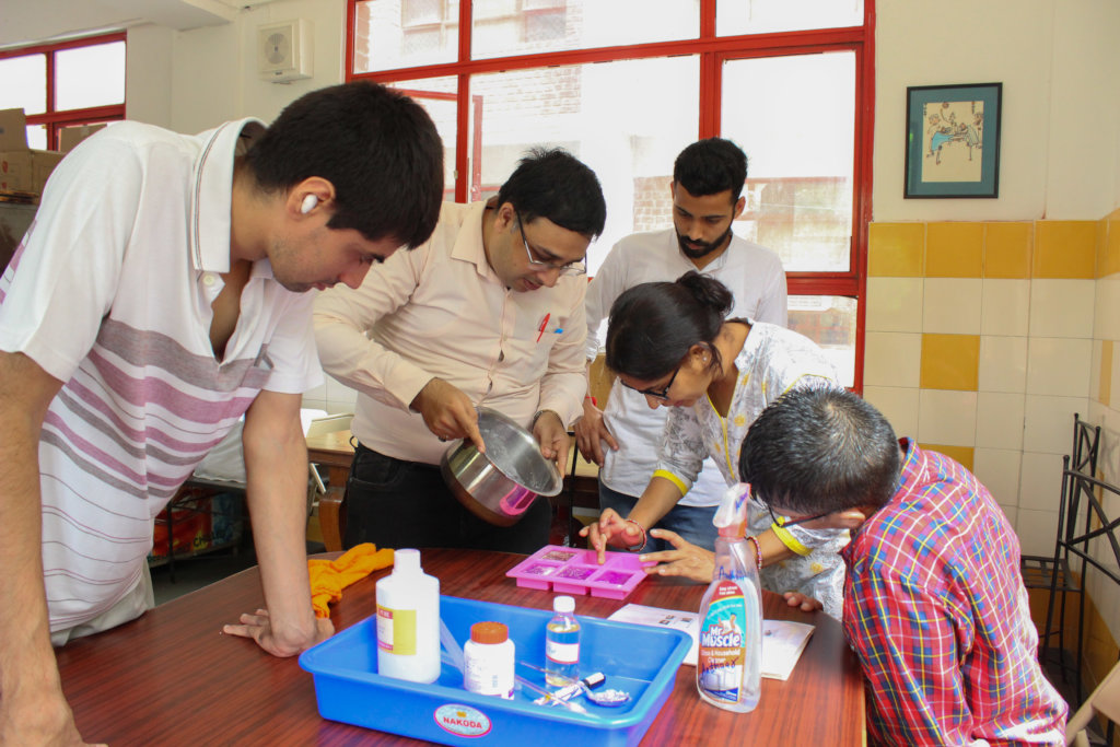 Help 200 autistics to perform their occupation