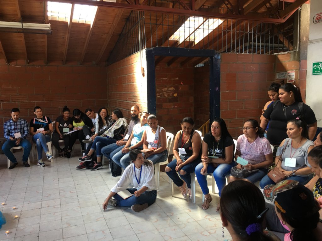 Help Venezuelans with digital and media literacy