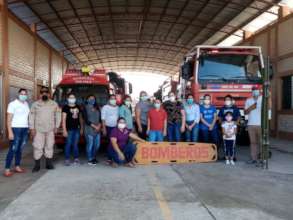 Community Health Volunteers receive training.