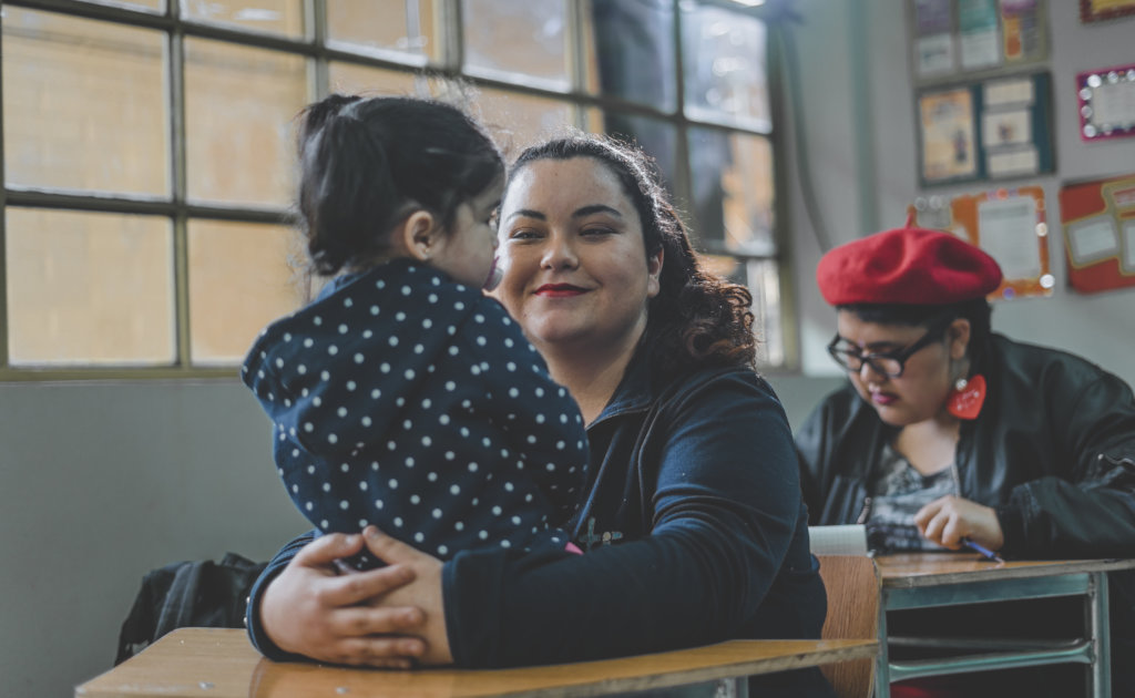 Empower and educate teenage mothers in Chile