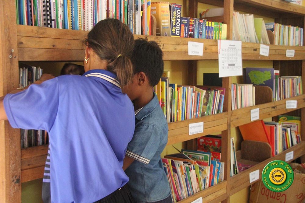 Promote reading culture to 200 Cambodian children