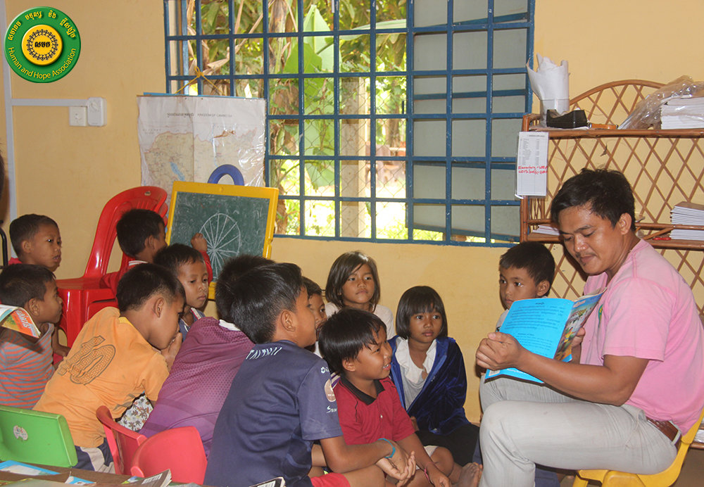 Promote reading culture to 200 Cambodian children