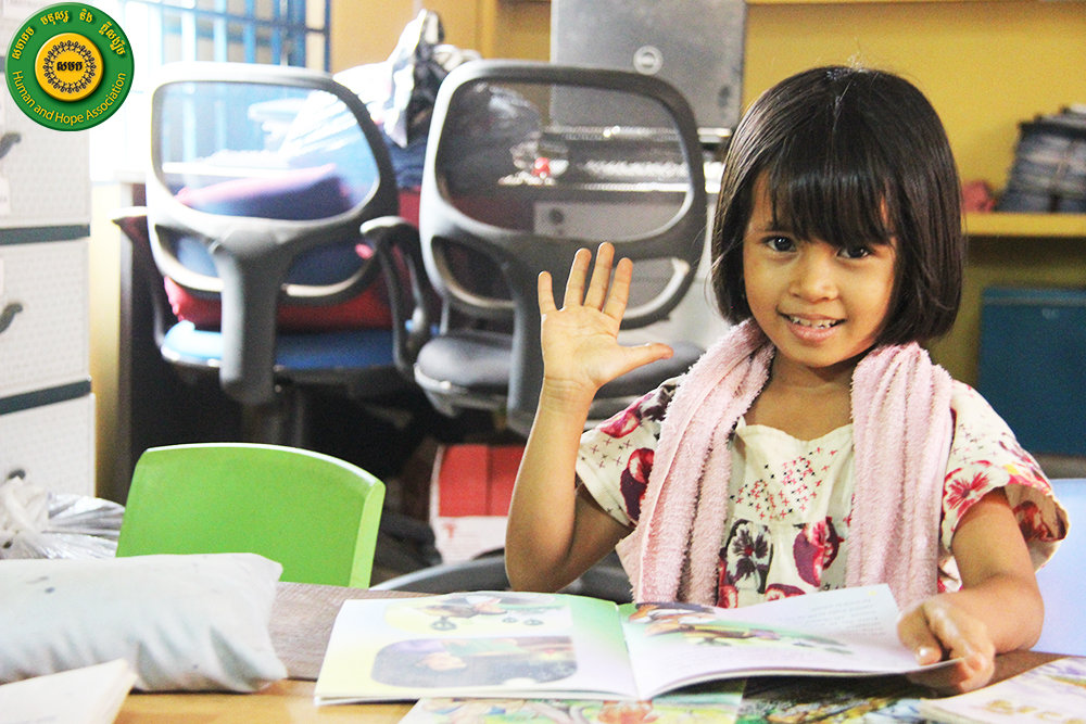 Promote reading culture to 200 Cambodian children