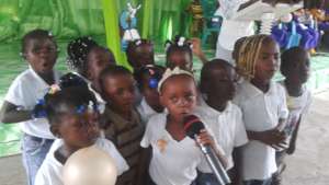 Sunnette Students singing during Graduation