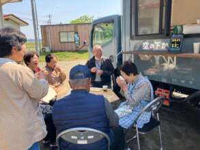 Ohsato people enjoying relaxing tea time!